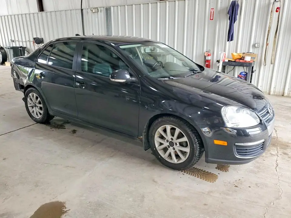 2010 VOLKSWAGEN JETTA SE  