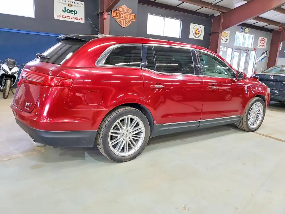 2016 LINCOLN MKT   