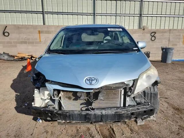 2015 TOYOTA SIENNA LE  