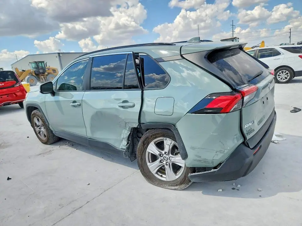 2023 TOYOTA RAV4 XLE  