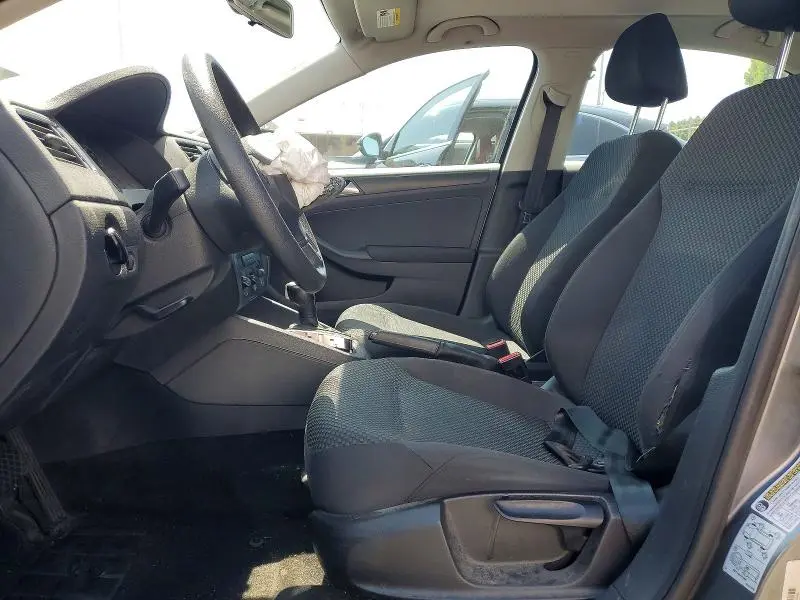 2011 VOLKSWAGEN JETTA BASE  