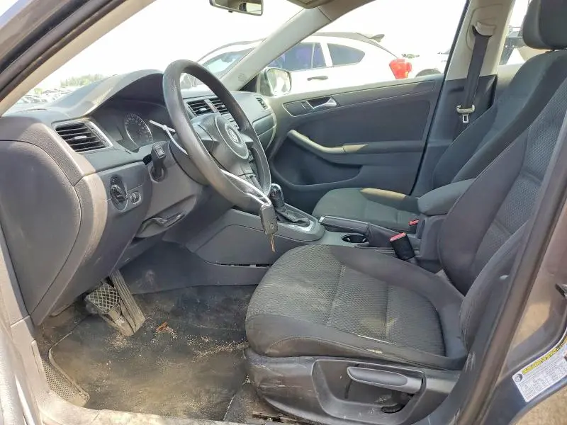 2012 VOLKSWAGEN JETTA SE  