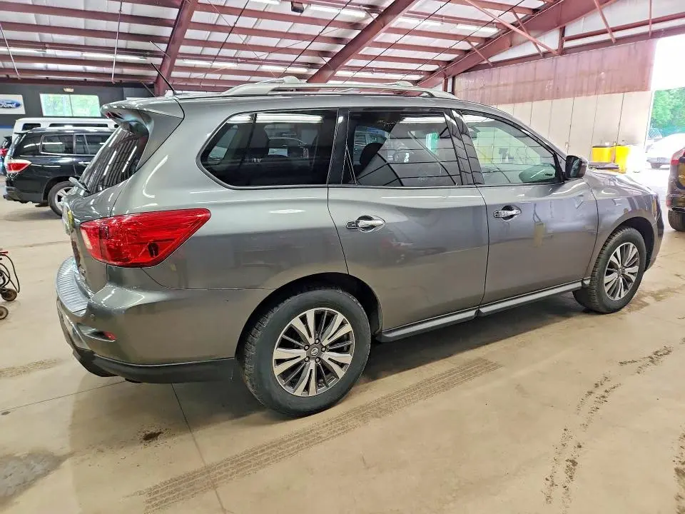 2018 NISSAN PATHFINDER SV  
