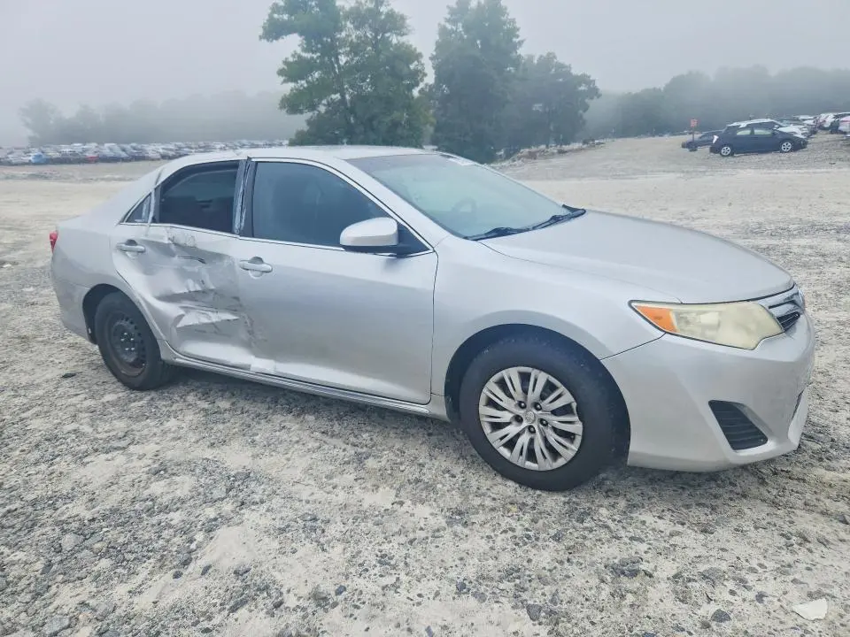 2014 TOYOTA CAMRY LE  