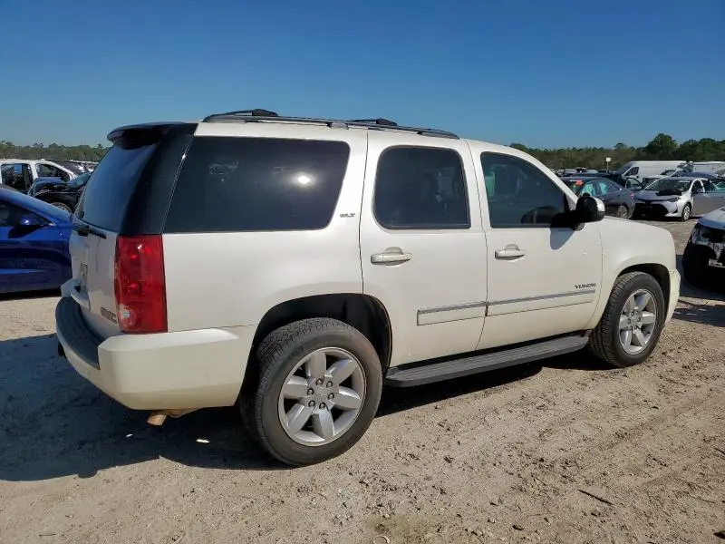 2011 GMC YUKON   