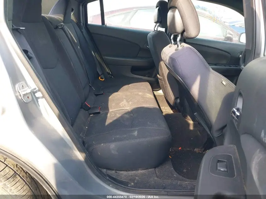 2013 CHRYSLER 200 LX