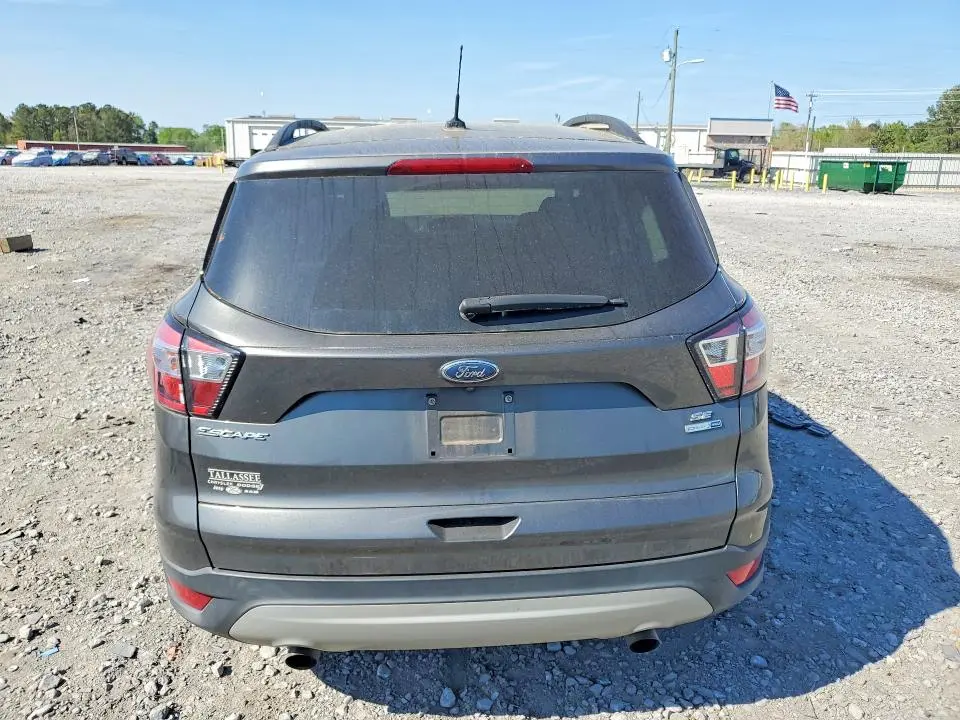 2018 FORD ESCAPE SE  