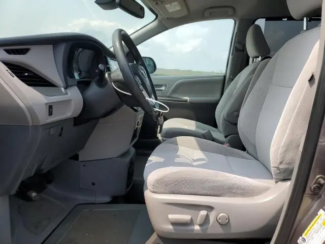2020 TOYOTA SIENNA LE  