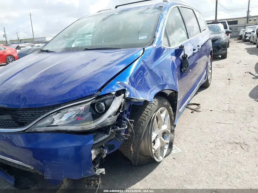2019 CHRYSLER PACIFICA LIMITED