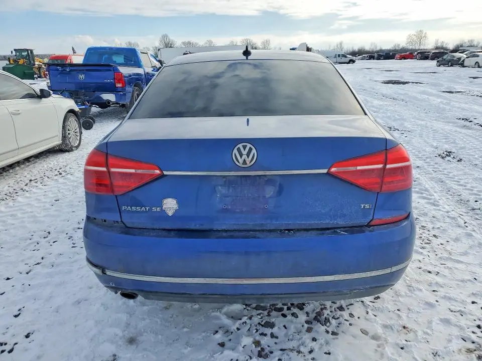2016 VOLKSWAGEN PASSAT SE  