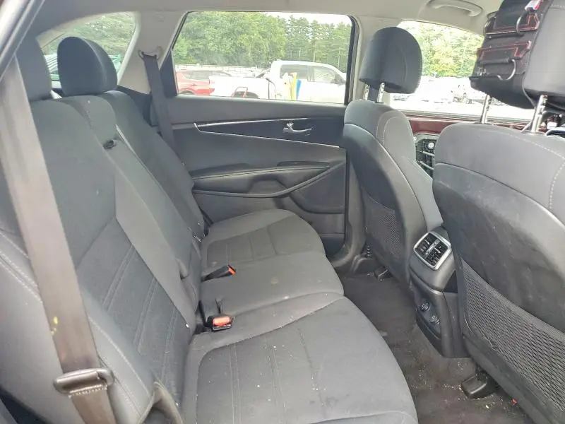 2017 KIA SORENTO LX V6  