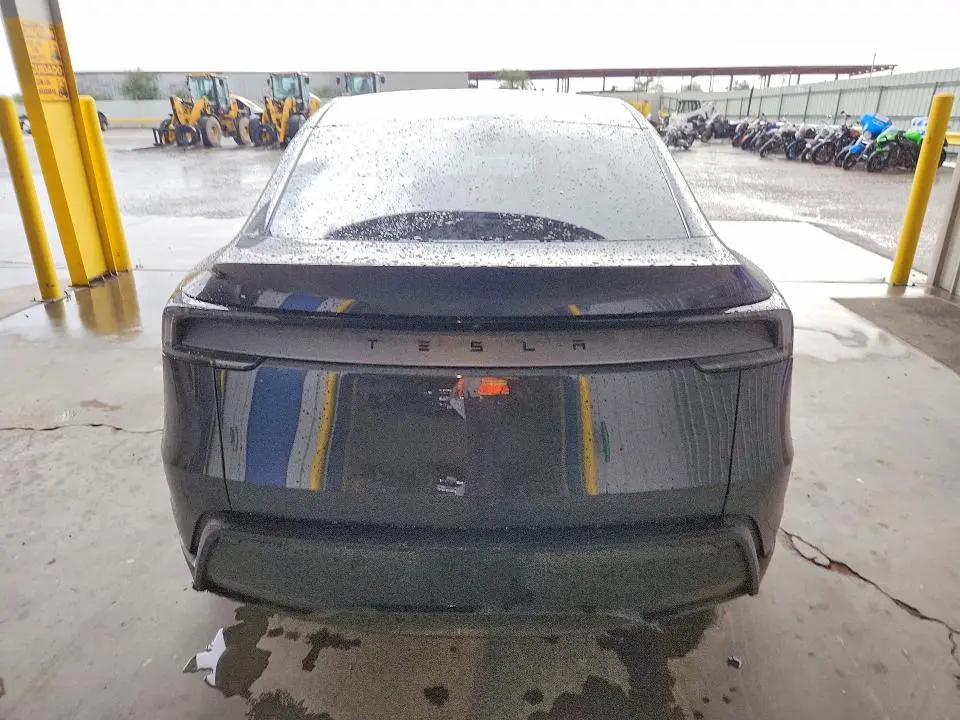 2026 TESLA MODEL Y   
