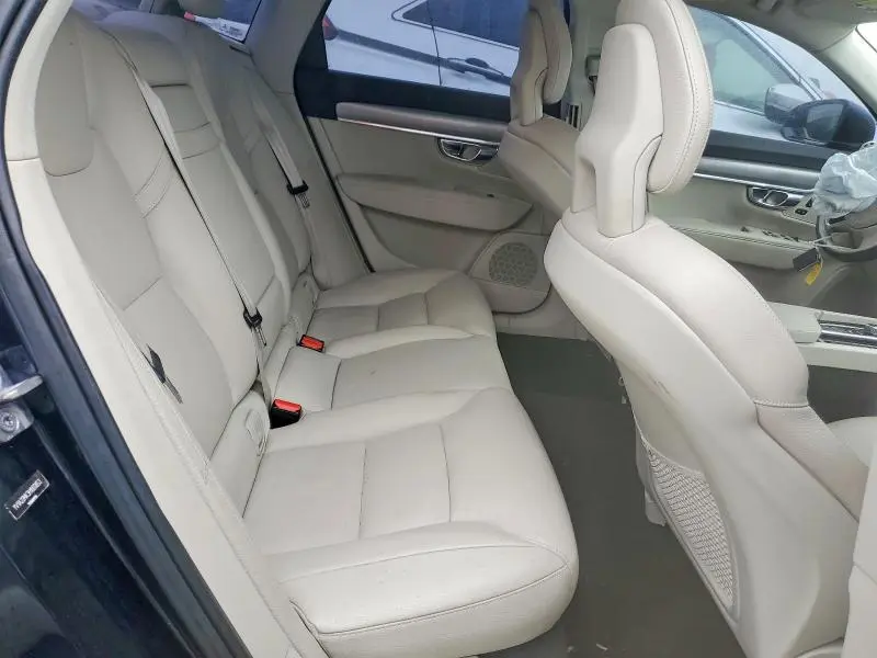 2017 VOLVO S90 T6 MOMENTUM  