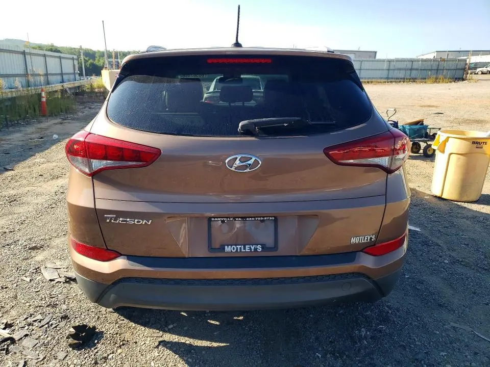 2016 HYUNDAI TUCSON SE  