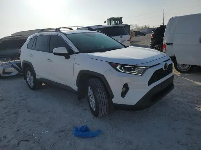 2020 TOYOTA RAV4 XLE