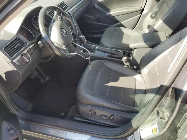 2016 VOLKSWAGEN PASSAT SE