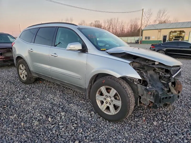 2010 CHEVROLET TRAVERSE LT  