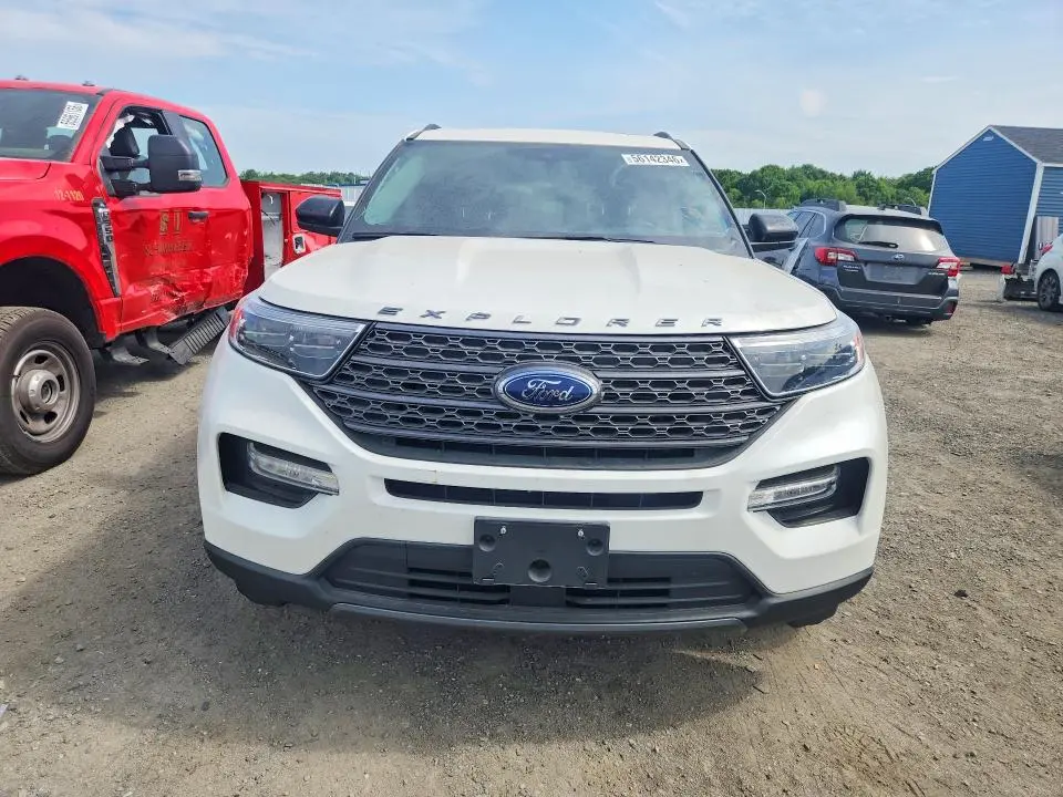 2022 FORD EXPLORER XLT  