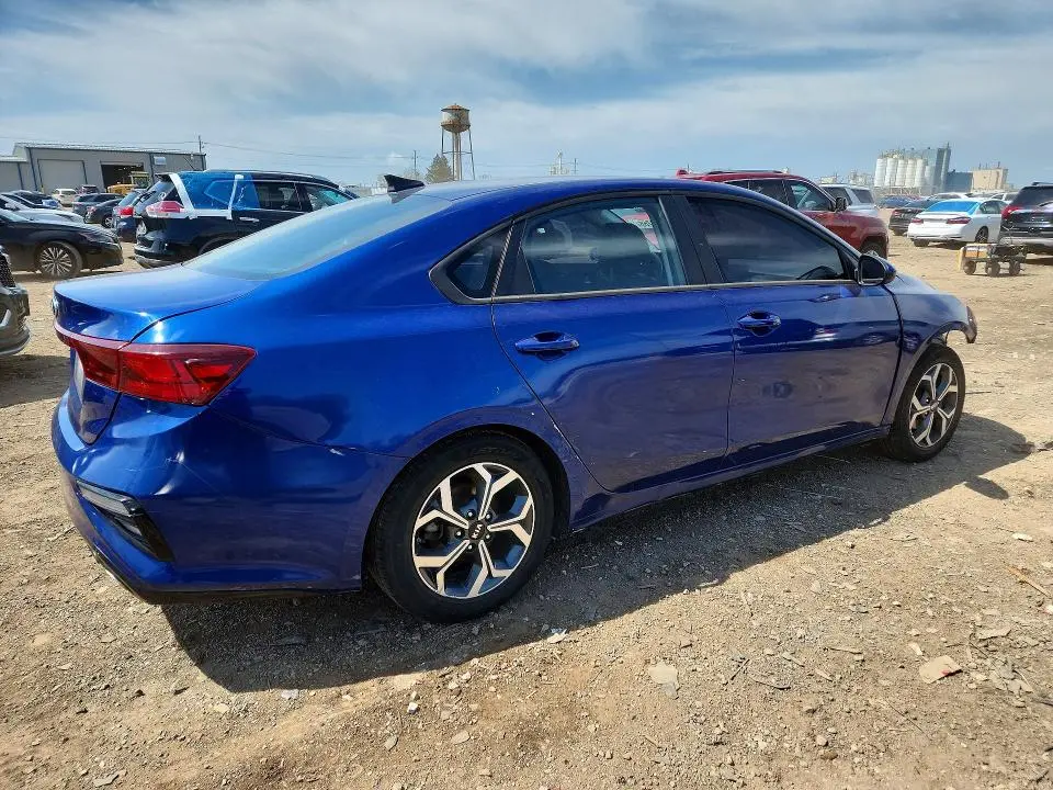 2021 KIA FORTE LXS  