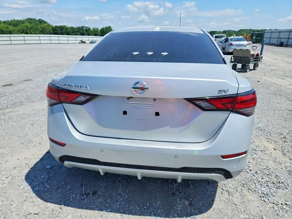 2022 NISSAN SENTRA SV  