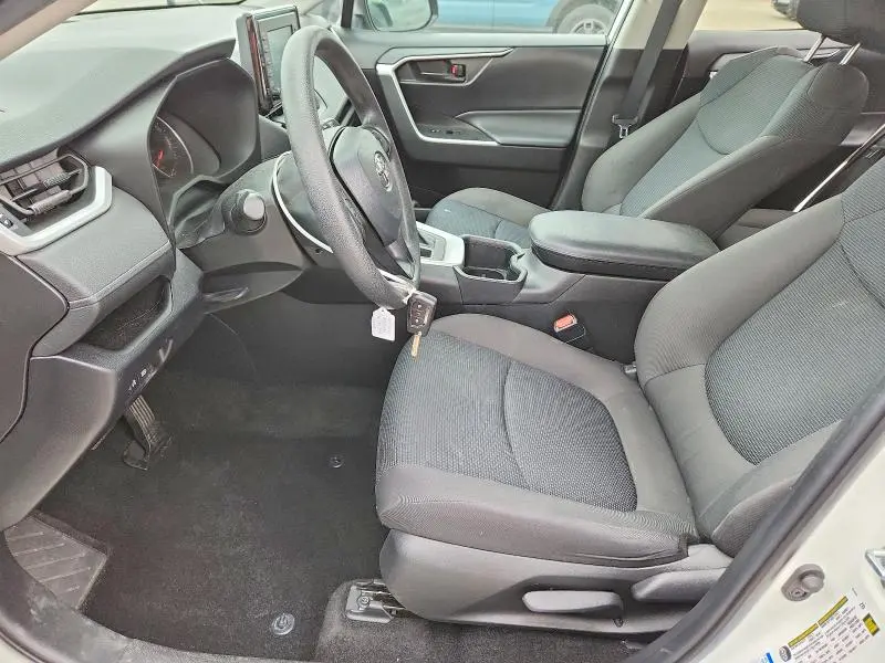 2022 TOYOTA RAV4 LE  