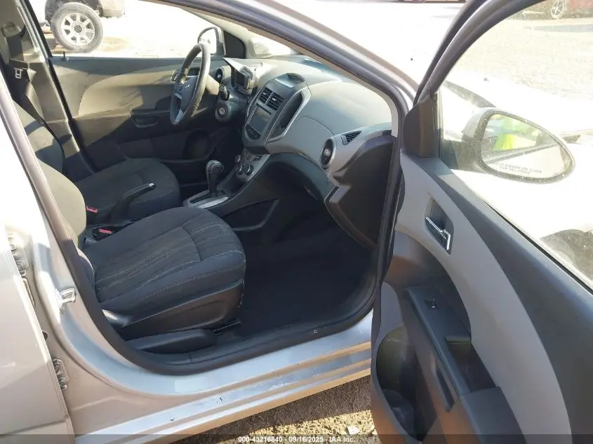 2016 CHEVROLET SONIC LT AUTO