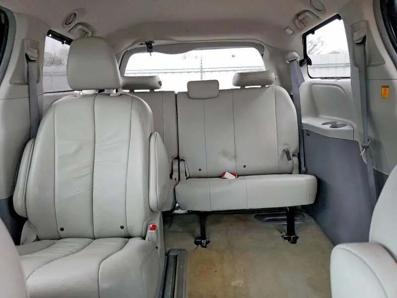 2011 TOYOTA SIENNA XLE 8-PASSENGER  