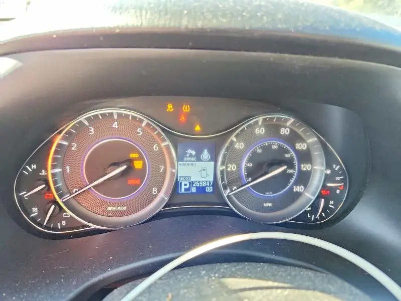 2011 INFINITI QX56 BASE  