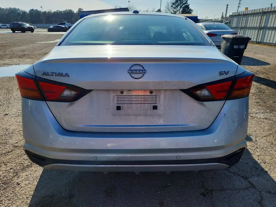 2023 NISSAN ALTIMA SV  