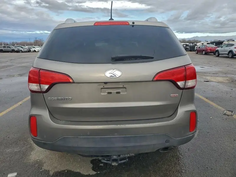 2015 KIA SORENTO LX  