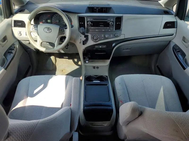 2011 TOYOTA SIENNA LE  