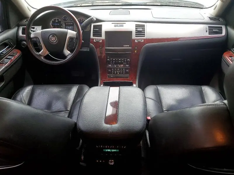 2011 CADILLAC ESCALADE   