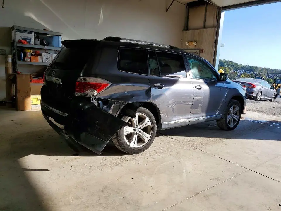 2013 TOYOTA HIGHLANDER LIMITED  