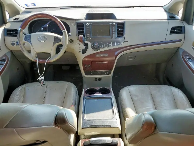 2012 TOYOTA SIENNA XLE  