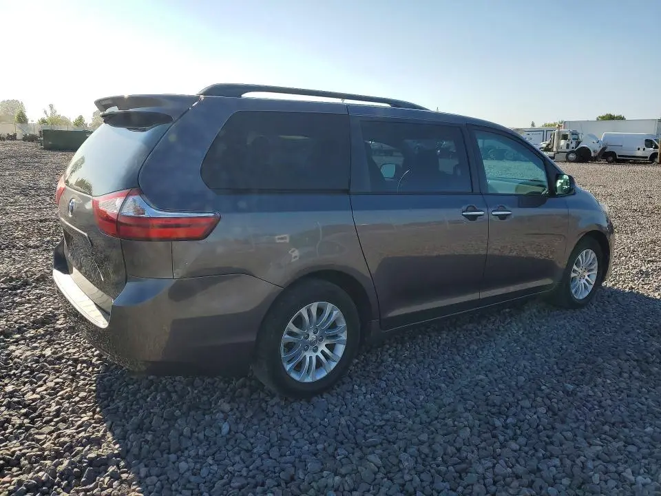 2015 TOYOTA SIENNA XLE 8-PASSENGER  