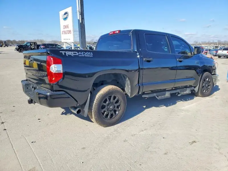 2018 TOYOTA TUNDRA CREWMAX SR5  