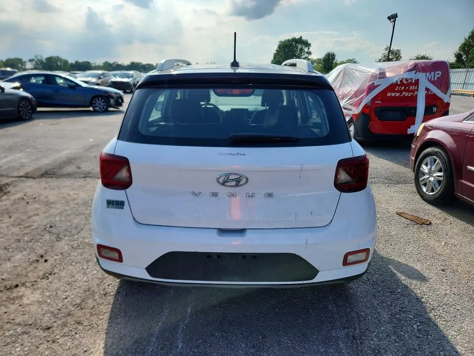 2024 HYUNDAI VENUE LIMITED  