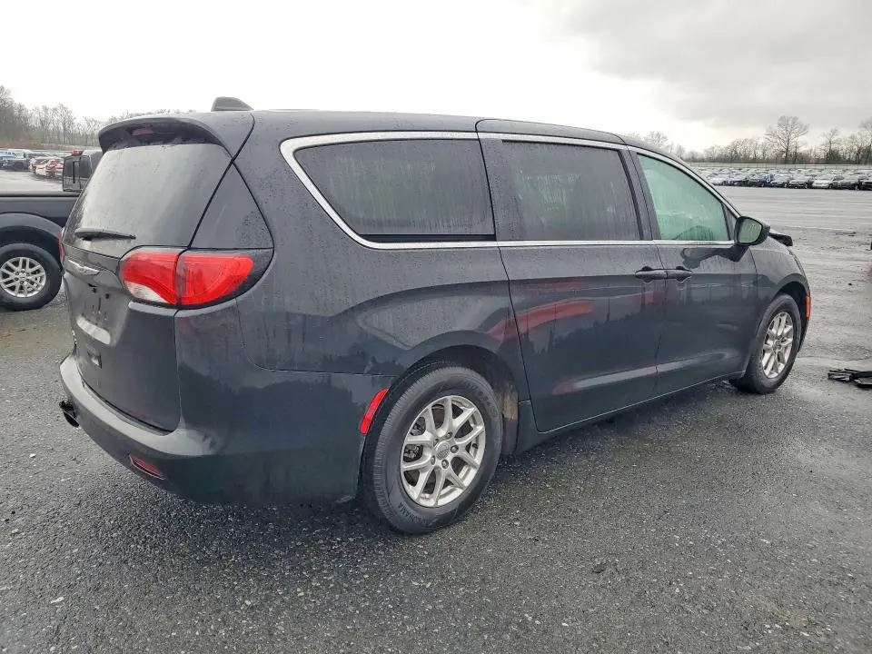2024 CHRYSLER VOYAGER LX  