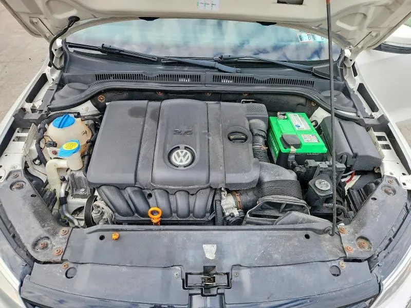 2012 VOLKSWAGEN JETTA SE  