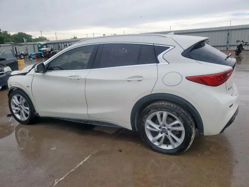 2018 INFINITI QX30 BASE  