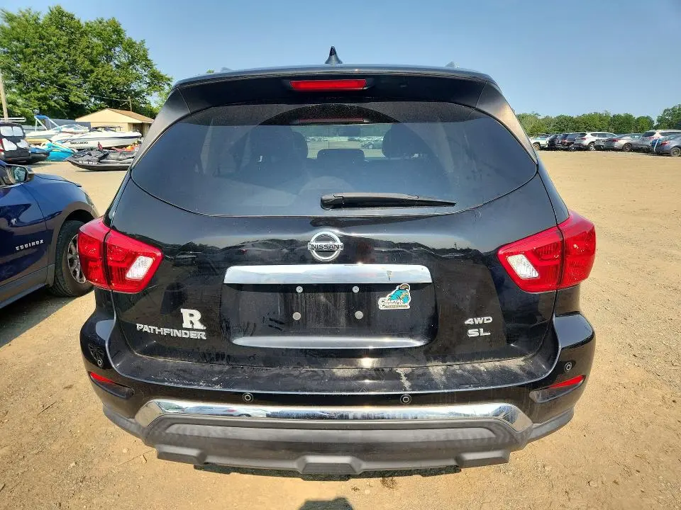 2019 NISSAN PATHFINDER SL  
