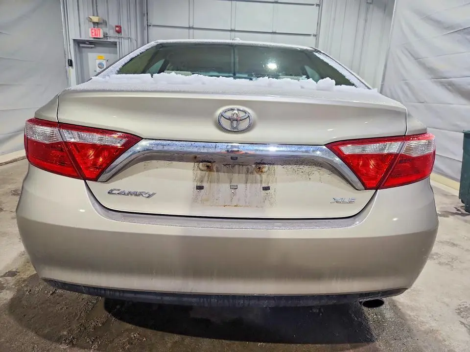 2015 TOYOTA CAMRY XLE  