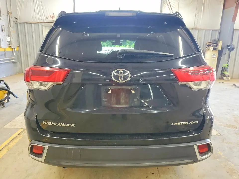 2019 TOYOTA HIGHLANDER LIMITED  