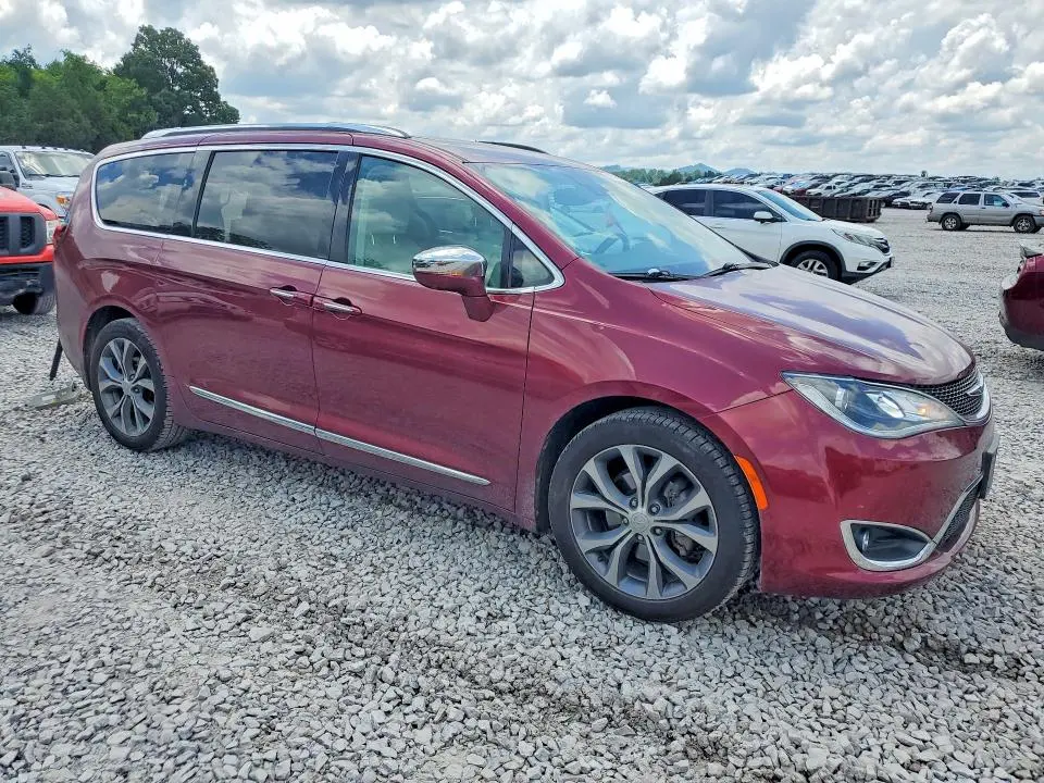 2017 CHRYSLER PACIFICA LIMITED  