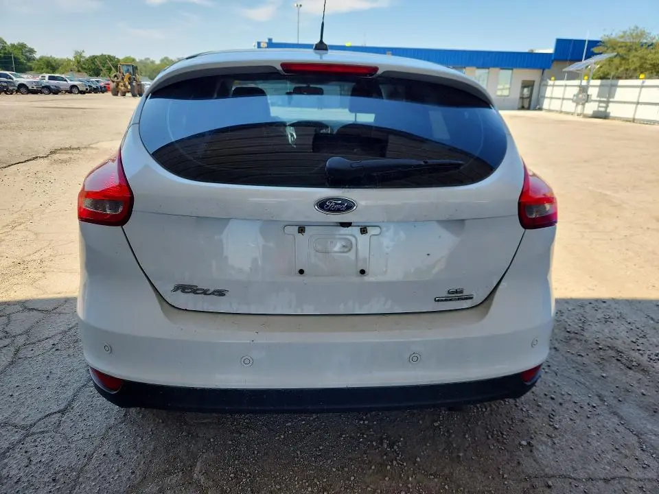 2016 FORD FOCUS SE  