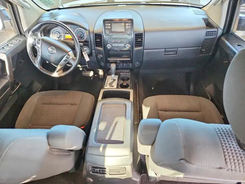 2014 NISSAN TITAN SV  
