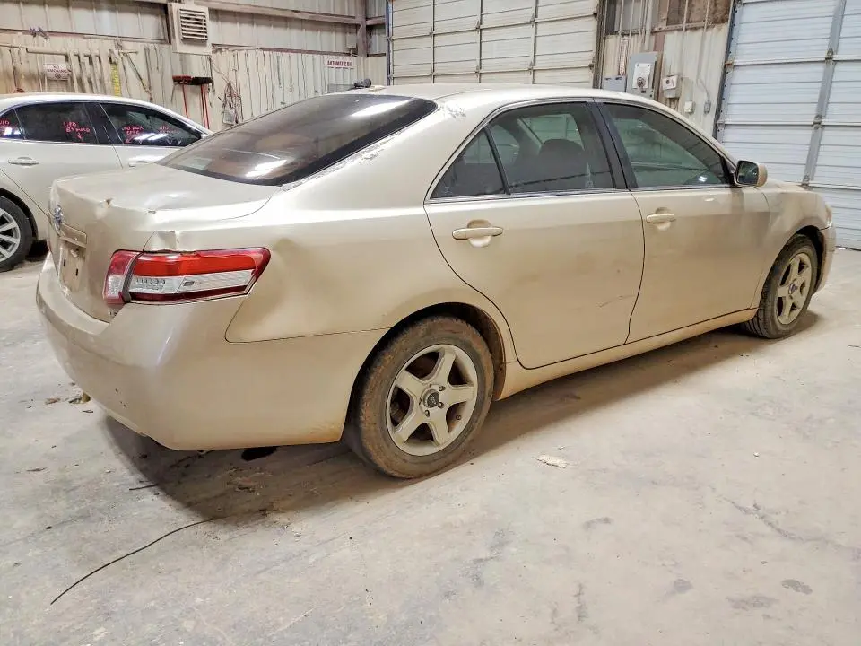 2010 TOYOTA CAMRY LE  
