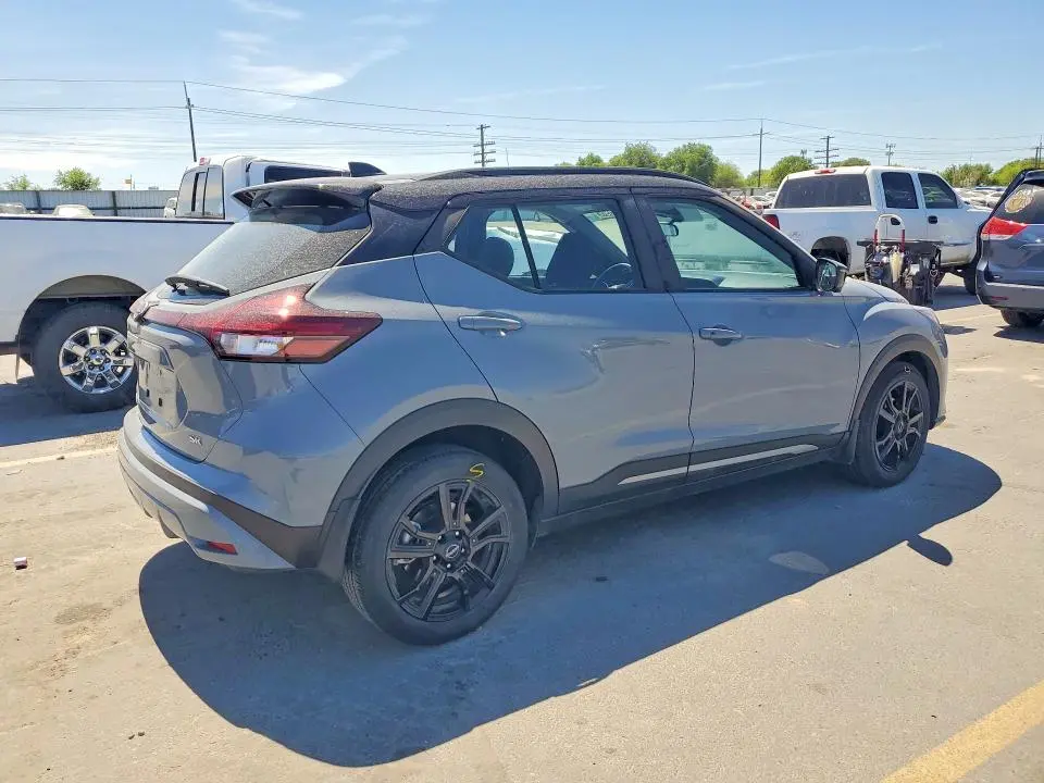 2024 NISSAN KICKS SR  