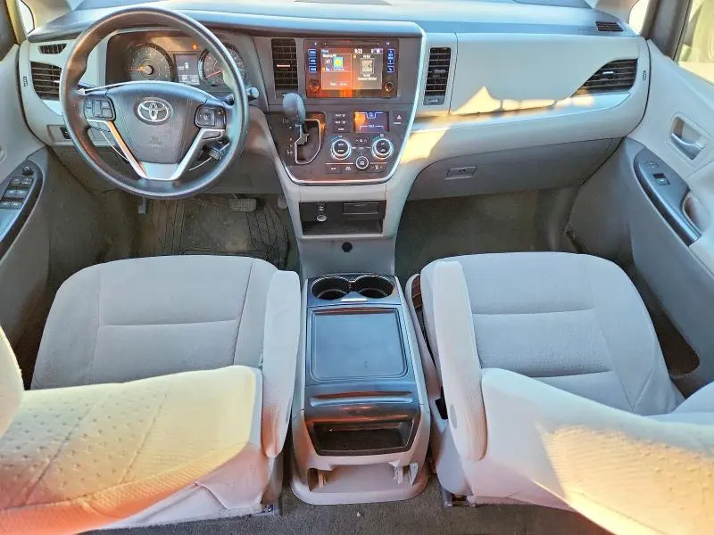 2015 TOYOTA SIENNA LE 8-PASSENGER  