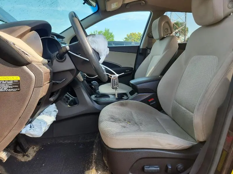 2018 HYUNDAI SANTA FE SE  